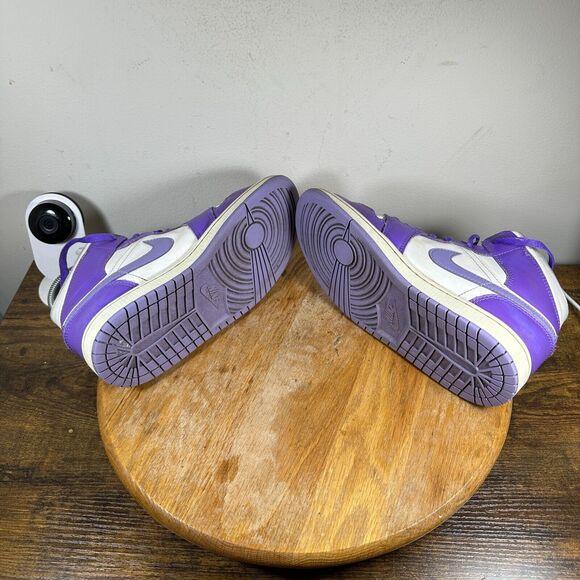 Air Jordan‎ 1 Mid Action Grape Women's Size 7 Shoes Sneakers DR8884-001 - Picture 8 of 9